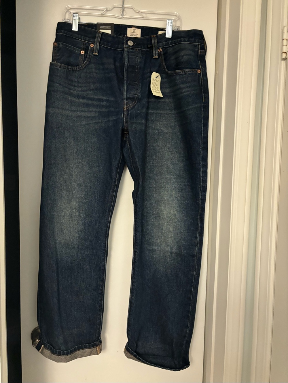 BNWT Levi’s 501 90’s style- Straight-Leg Jeans in Dark Indigo